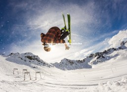 九游娱乐官方平台-阿贾克斯重演经典胜利 欧冠征途再燃昔日幻想